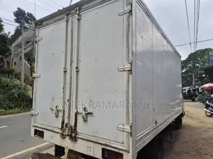 Isuzu NKR71L 2000 Lorry (Used)