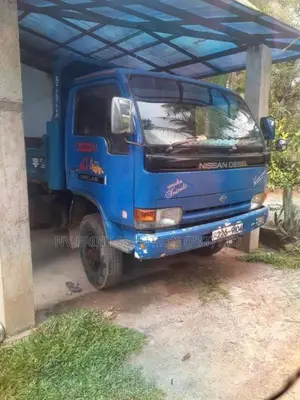 Nissan Ud 1996 Lorry (Used)
