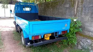Isuzu ELF 1987 Lorry (Used)