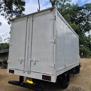 Isuzu NKR71L 2000 Lorry (Used)