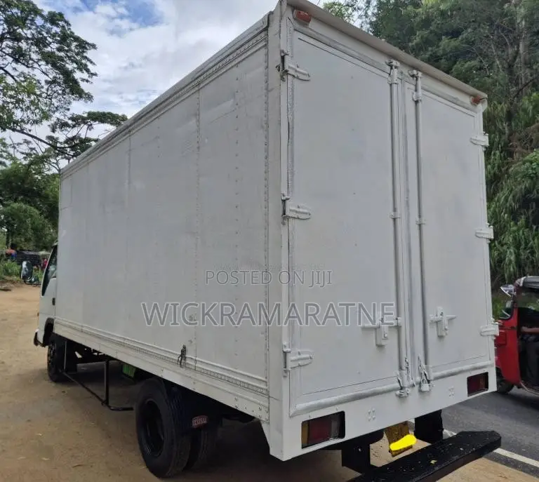 Isuzu NKR71L 2000 Lorry (Used)