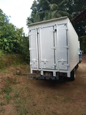 Isuzu ELF 2005 Lorry (Used)