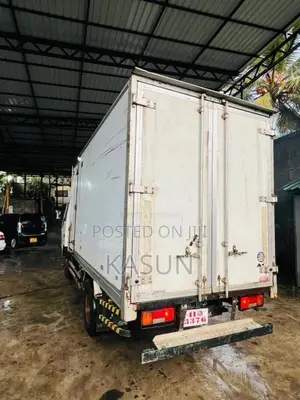 Isuzu  2015 Lorry (Used)