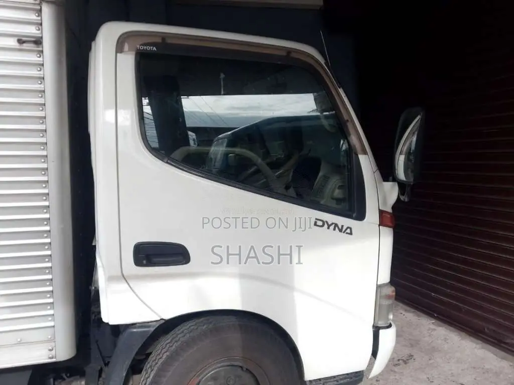 Toyota DYNA 10 5 FULLBODY 1998 Lorry (Used)