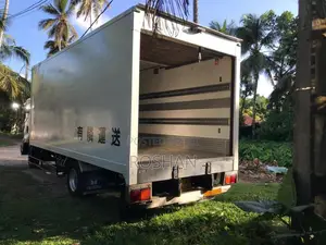 Isuzu Forward 2010 Lorry (Used)