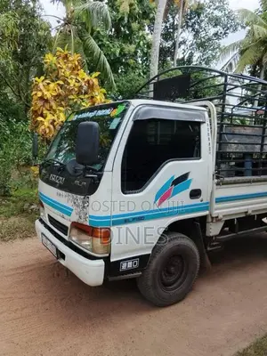 Isuzu Adi 10. 5 2000 Lorry (Used)