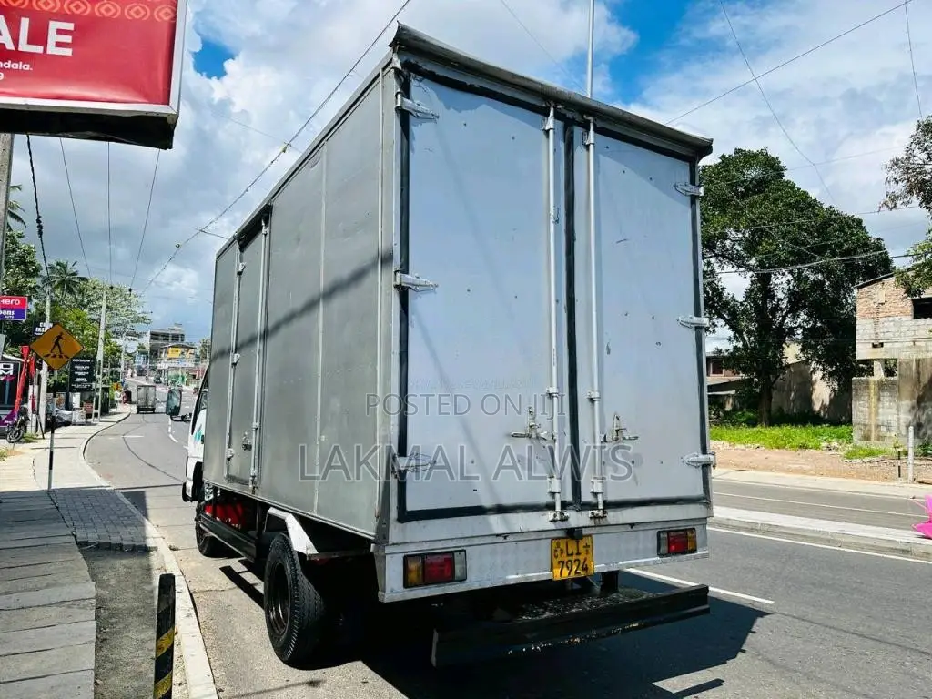 Isuzu ELF Mazda 2006 Lorry (Used)