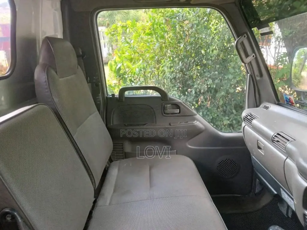Isuzu Boom Truck 1993 Lorry (Used)
