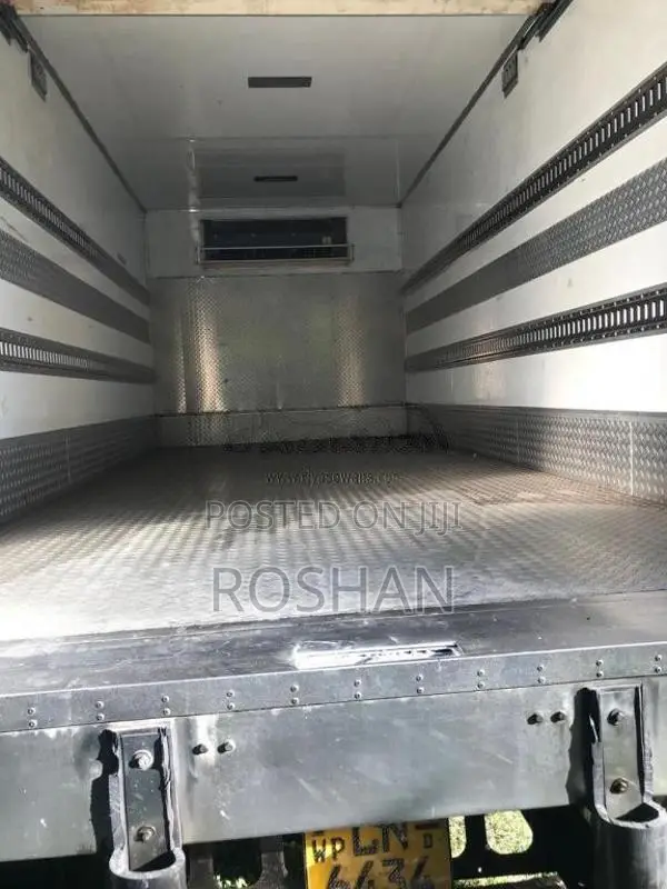 Isuzu Forward 2010 Lorry (Used)