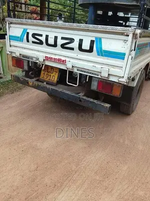 Isuzu Adi 10. 5 2000 Lorry (Used)