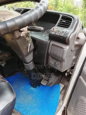 Isuzu Adi 10. 5 2000 Lorry (Used)