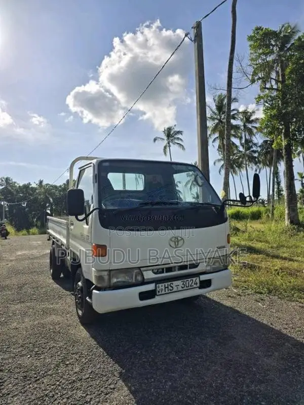 Toyota Dyna 1998 Lorry (Used)