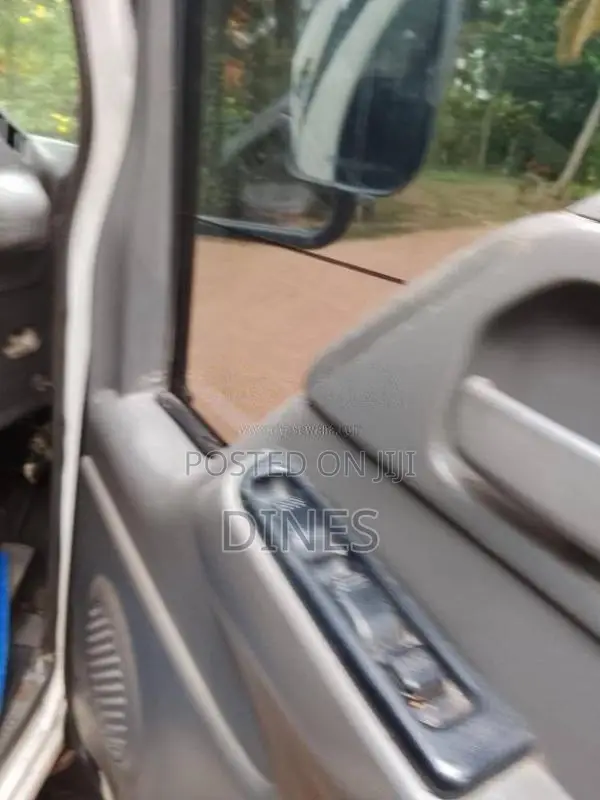 Isuzu Adi 10. 5 2000 Lorry (Used)