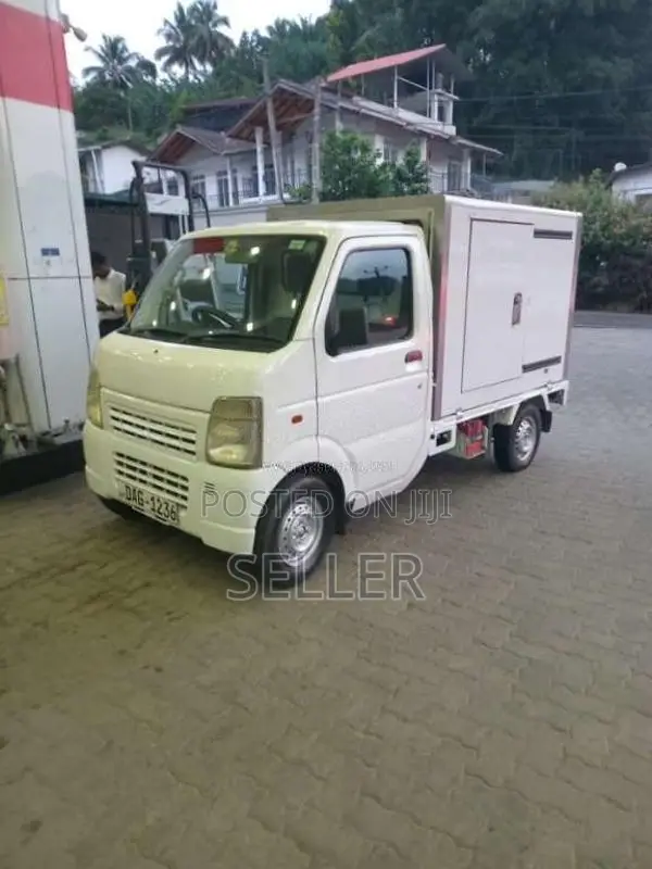 Suzuki Freezer-5 2018 Lorry (Used)
