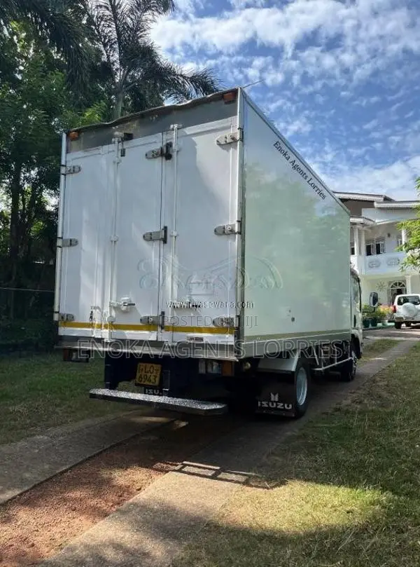 Isuzu 14.5 ELF 2014 Lorry (Used)