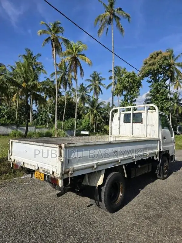 Toyota Dyna 1998 Lorry (Used)