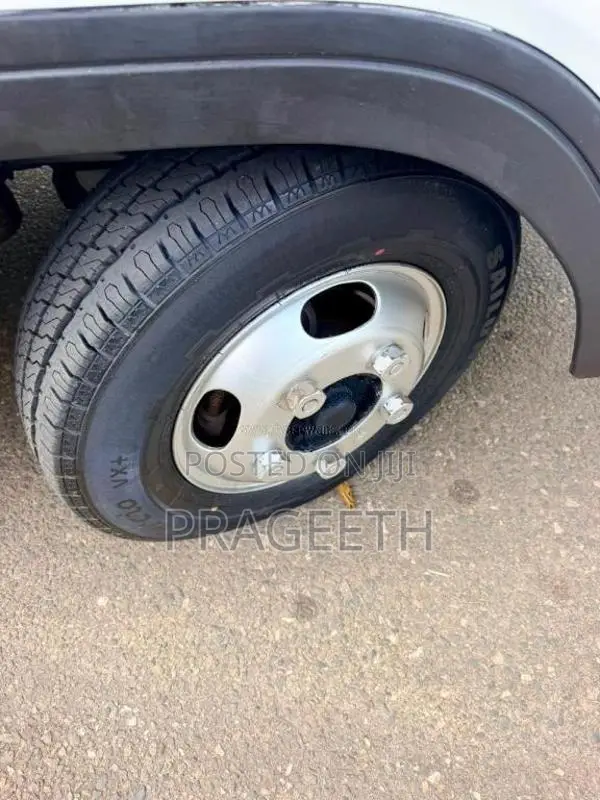 Mitsubishi Canter 2018 Lorry (Used)