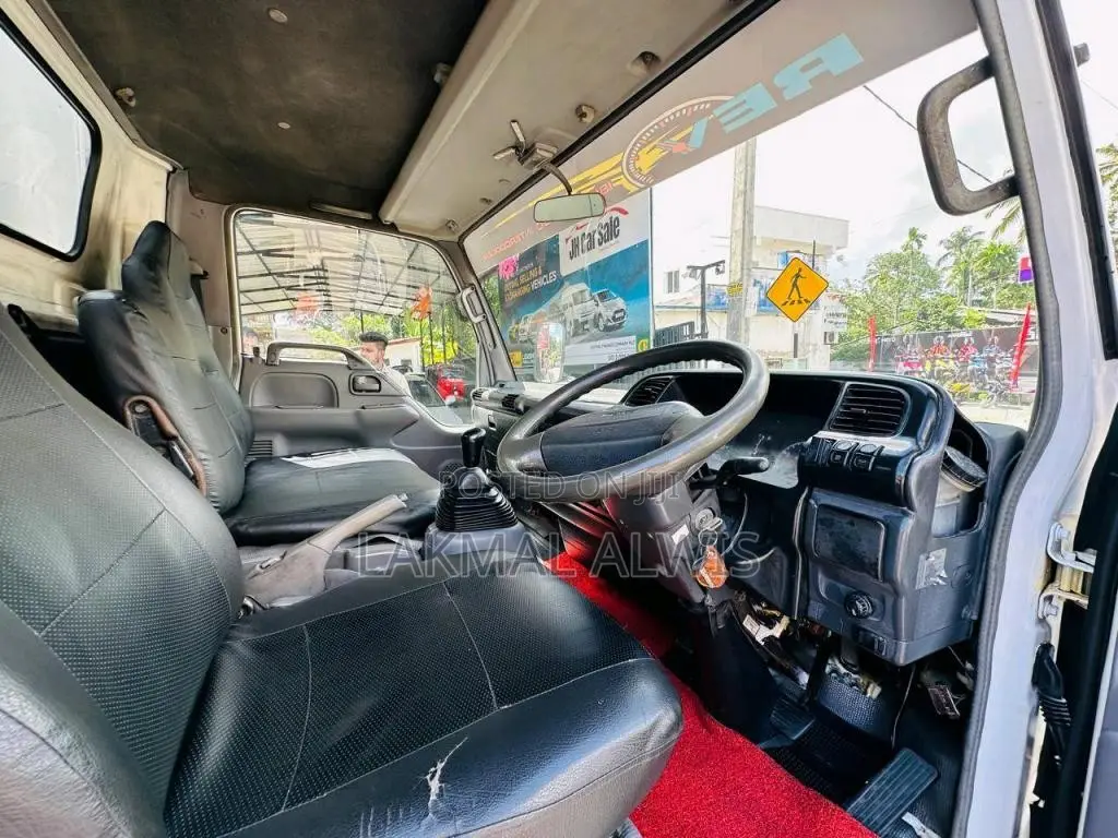 Isuzu ELF Mazda 2006 Lorry (Used)