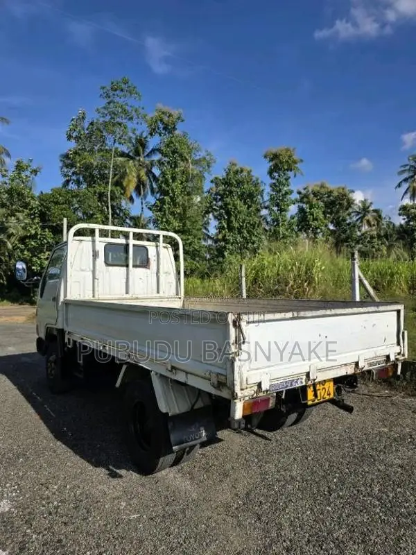 Toyota Dyna 1998 Lorry (Used)