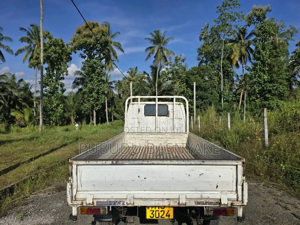 Toyota Dyna 1998 Lorry (Used)