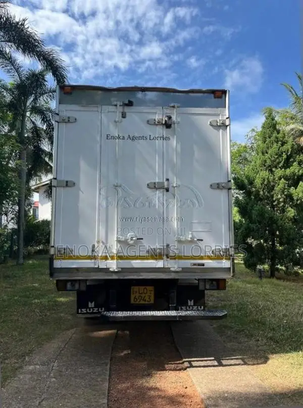 Isuzu 14.5 ELF 2014 Lorry (Used)