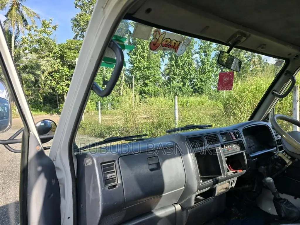 Toyota Dyna 1998 Lorry (Used)