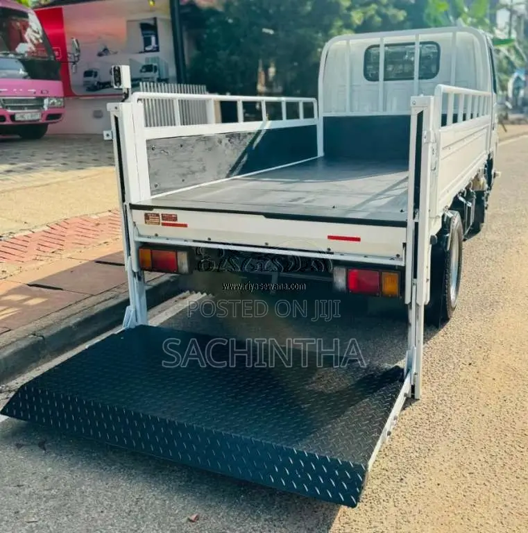 Isuzu NKR85 2018 Lorry (Used)