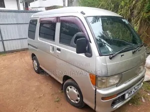 Daihatsu Hijet 2003 Van (Used)
