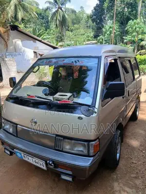 Nissan Nissan 1992 Van (Used)