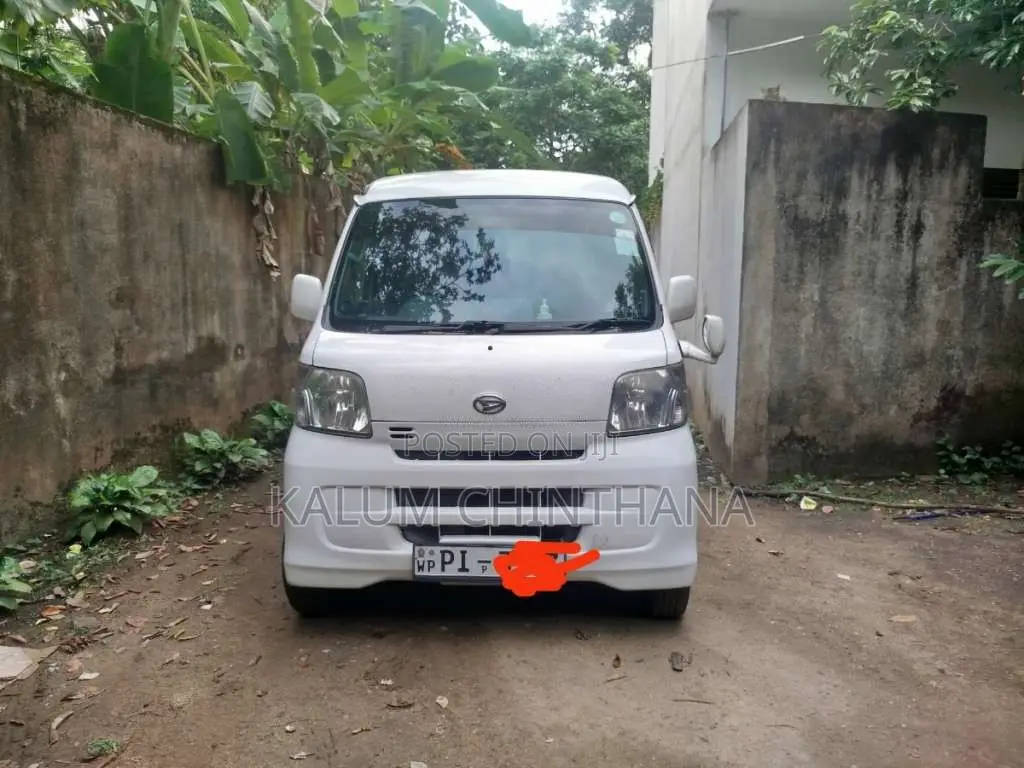 Daihatsu Hijet 2014 Van (Used)