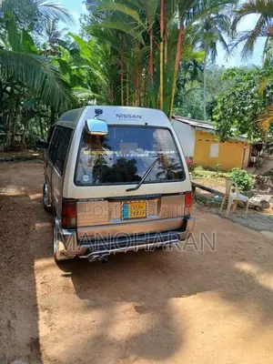 Nissan Nissan 1992 Van (Used)