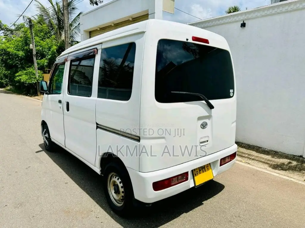 Daihatsu Hijet 2014 Van (Used)