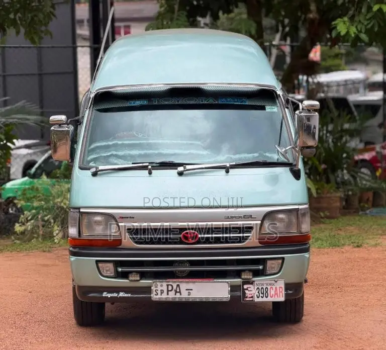 Toyota Hiace Dolphin Super Long 2002 Van (Used)