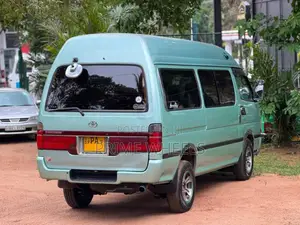 Toyota Hiace Dolphin Super Long 2002 Van (Used)