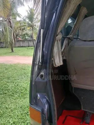 Nissan Caravan 1996 Van (Used)