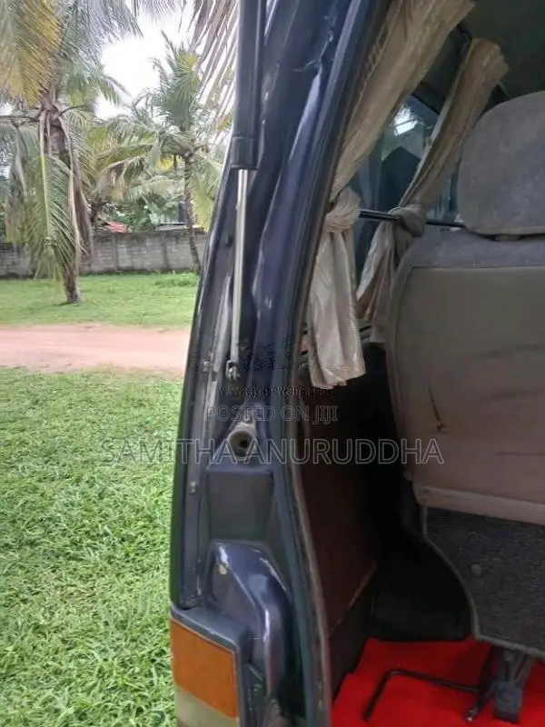 Nissan Caravan 1996 Van (Used)