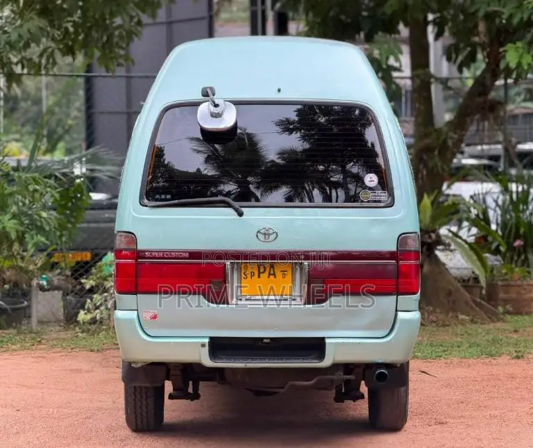 Toyota Hiace Dolphin Super Long 2002 Van (Used)