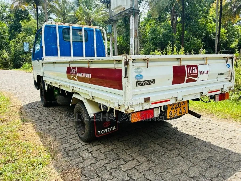 Toyota Dyna 1994 Lorry (Used)