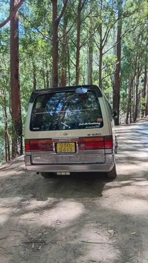 Nissan Caravan 1993 Van (Used)