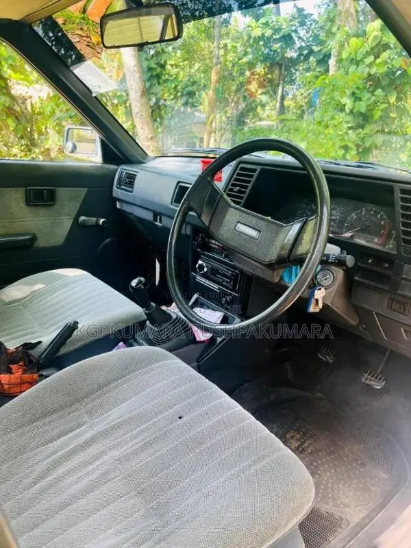 Nissan HB12 1988 Van (Used)
