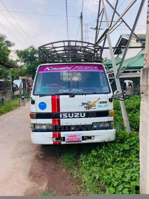Isuzu NKR 250 1996 Lorry (Used)