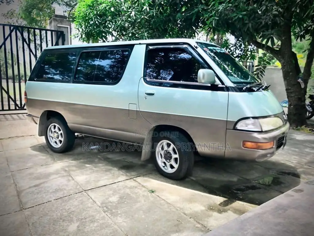 Toyota Lotto 1993 Van (Used)