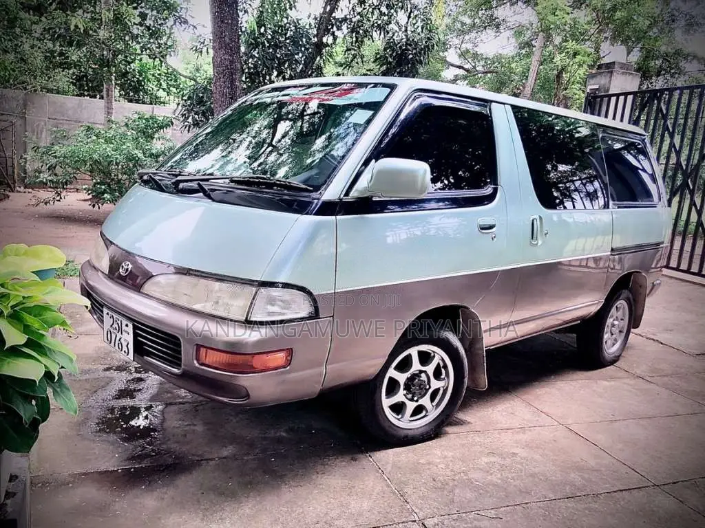 Toyota Lotto 1993 Van (Used)