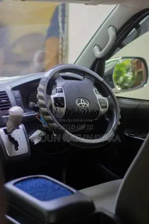 Toyota KDH Highroof 2015 Van (Used)