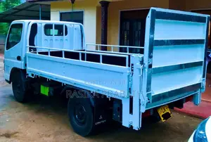 Mitsubishi Canter 2011 Lorry (Used)