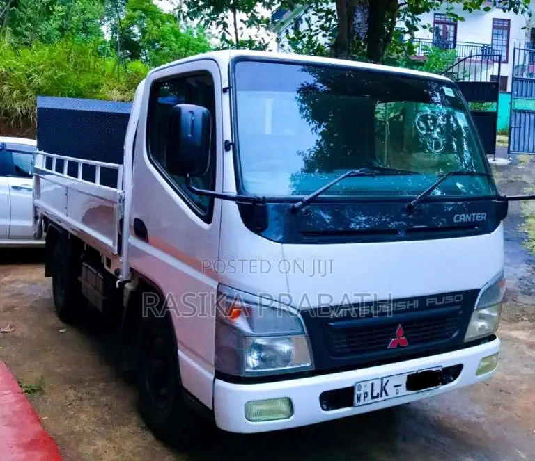 Mitsubishi Canter 2011 Lorry (Used)