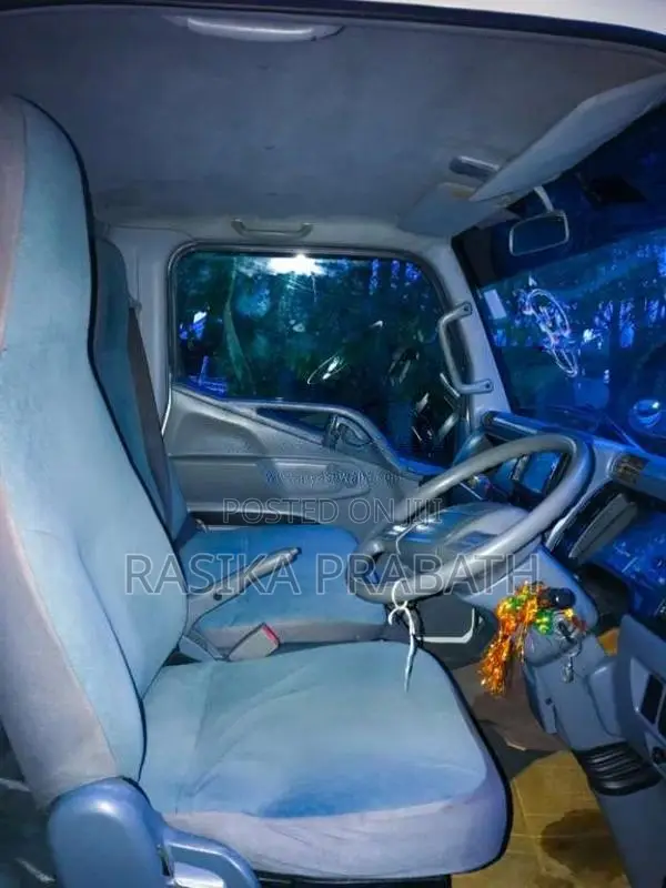 Mitsubishi Canter 2011 Lorry (Used)