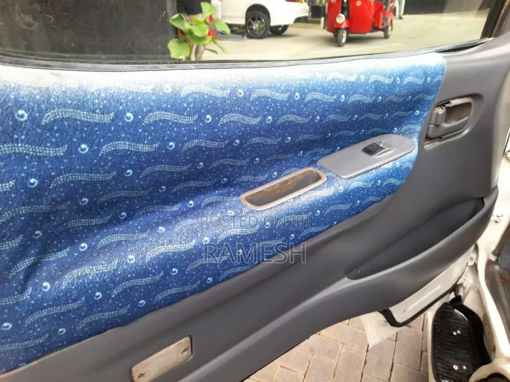 Toyota Dolphin 1990 Van (Used)