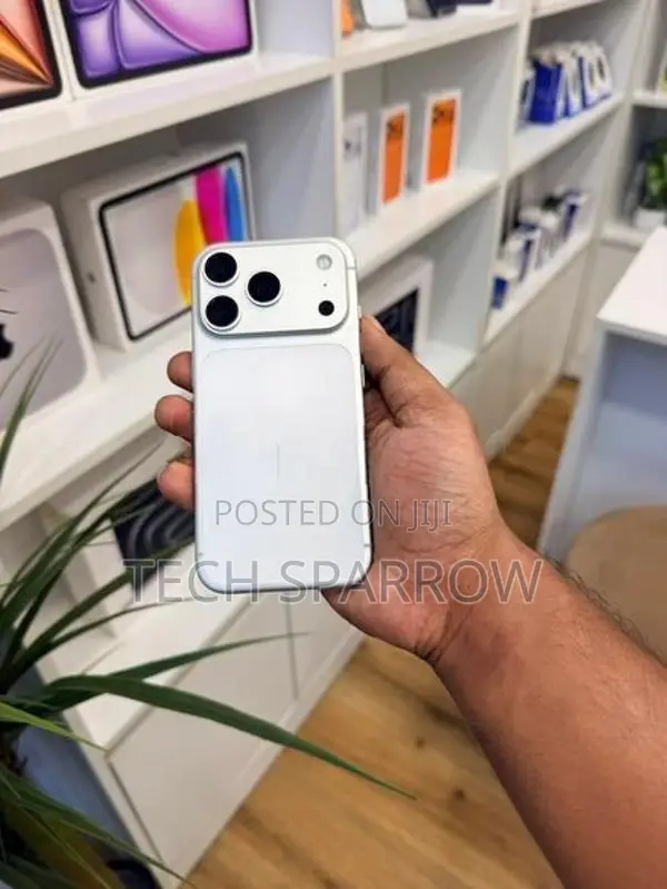 Apple iPhone 17 Pro 256GB Sim version (Used)