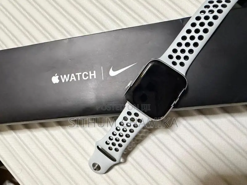 Apple Watch SE Nike Edition GPS
